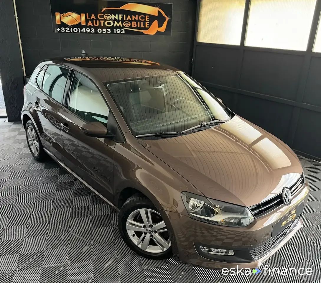 Financování Sedan Volkswagen Polo 2014