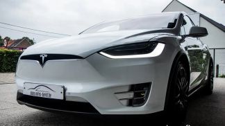 Financování SUV Tesla Model X 2019