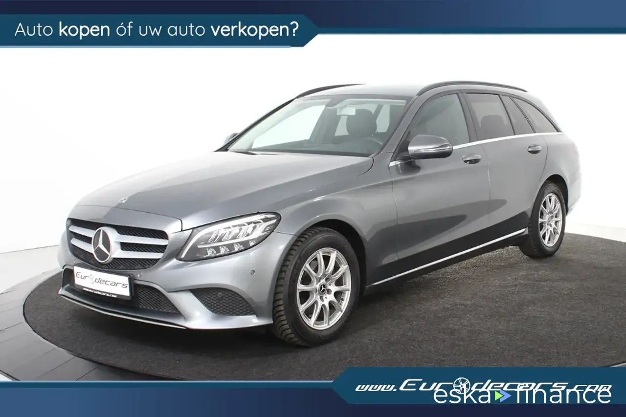 Lízing Sedan MERCEDES C 180 2019