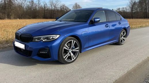 BMW 330 2019