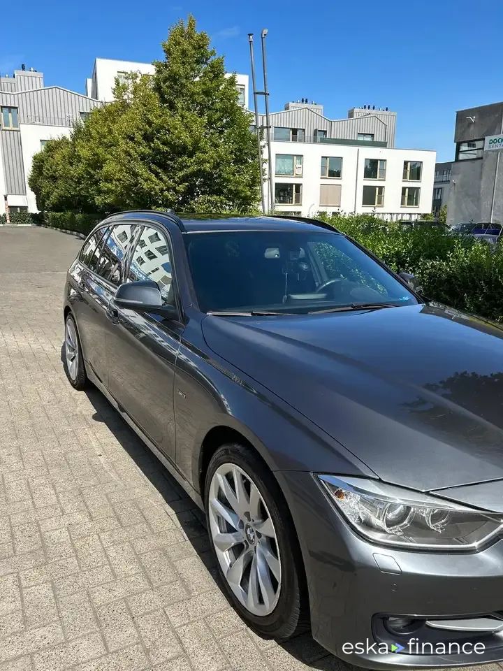 Leasing Wagon BMW 318 2014