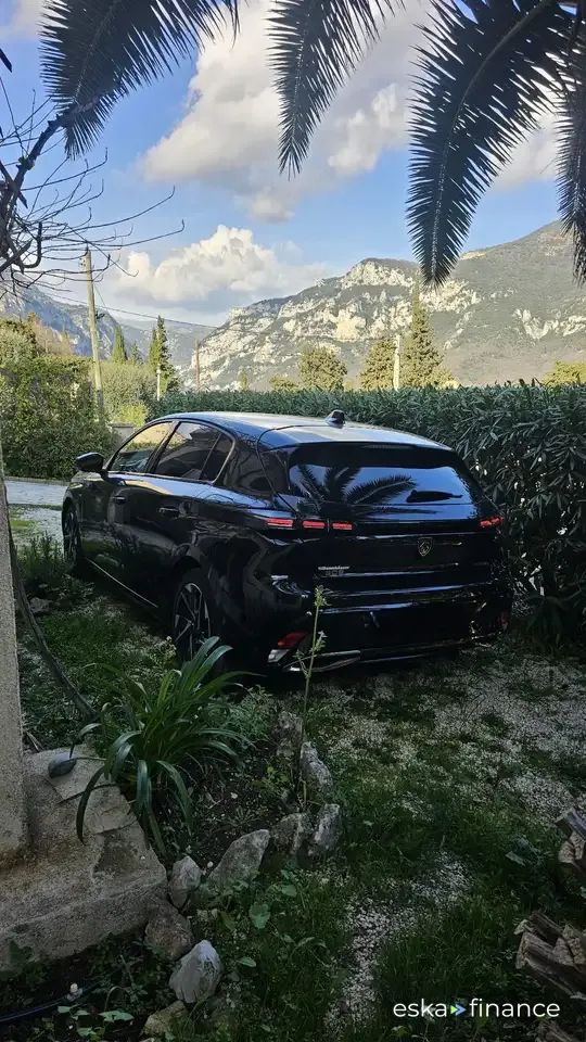 Lízing Sedan Peugeot 308 2023