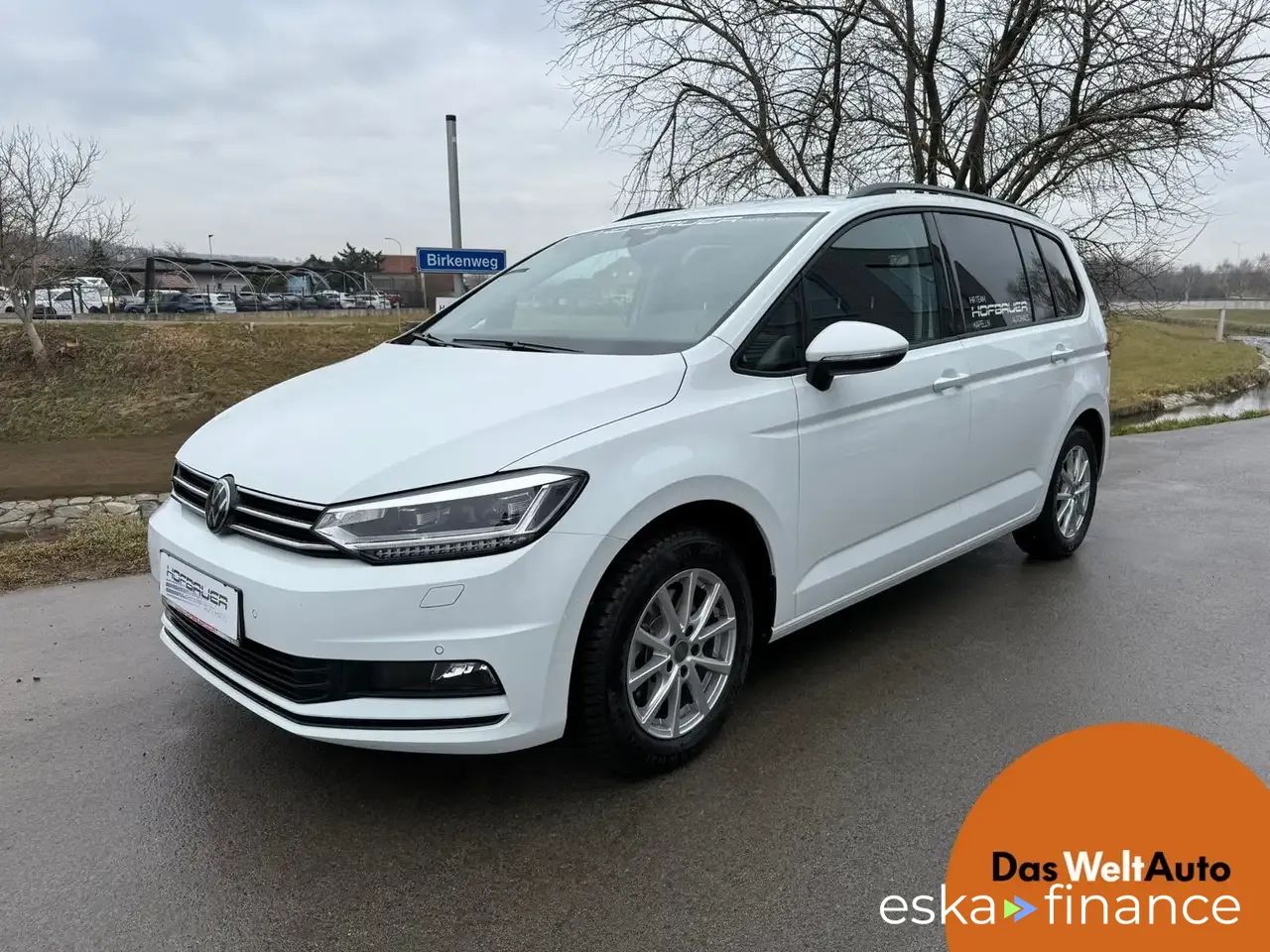 Lízing Hatchback Volkswagen Touran 2024