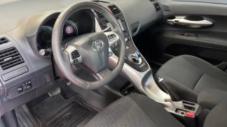 Finansowanie Van Toyota Auris 2012