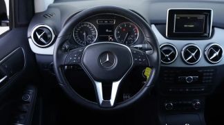 Lízing Hatchback MERCEDES B 180 2013