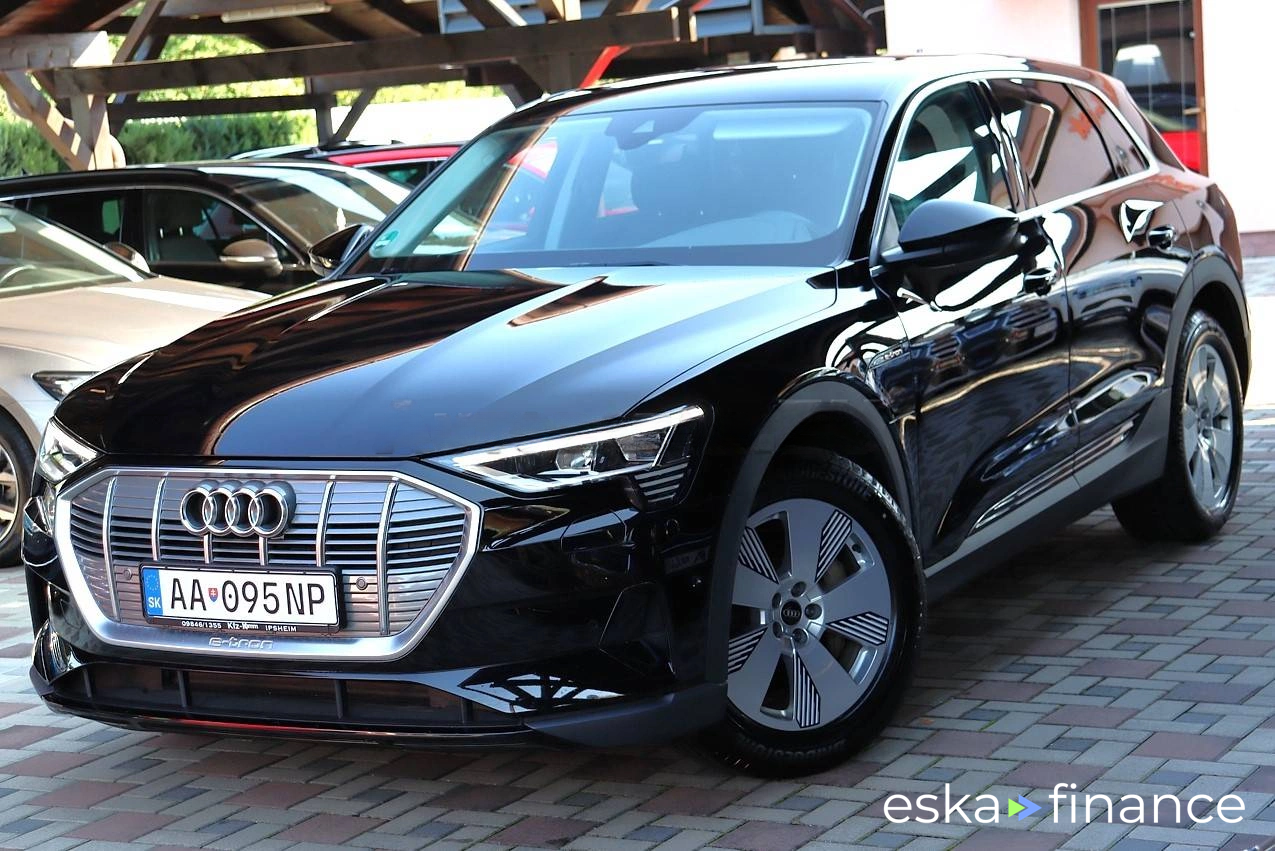 Lízing SUV Audi e-tron 2021