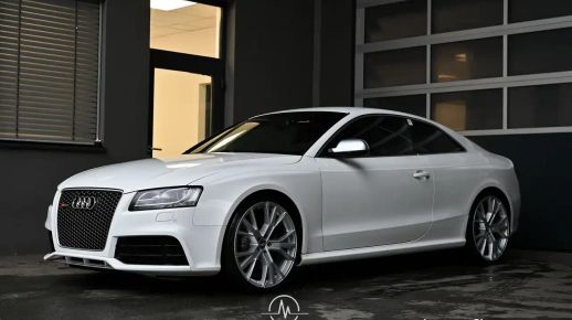 Audi RS5 2011