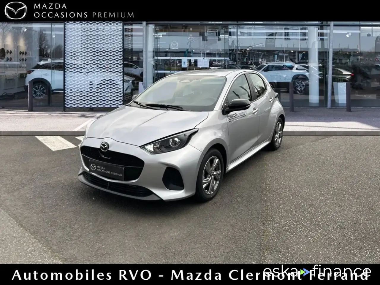 Lízing Sedan Mazda 2 2024