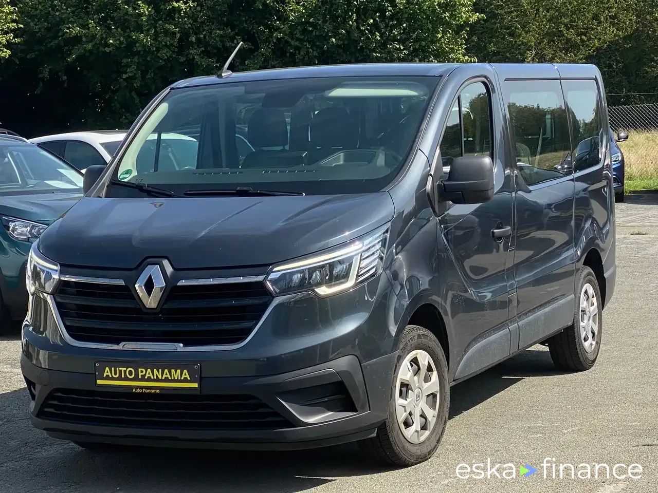 Leasing Hatchback Renault Trafic 2021