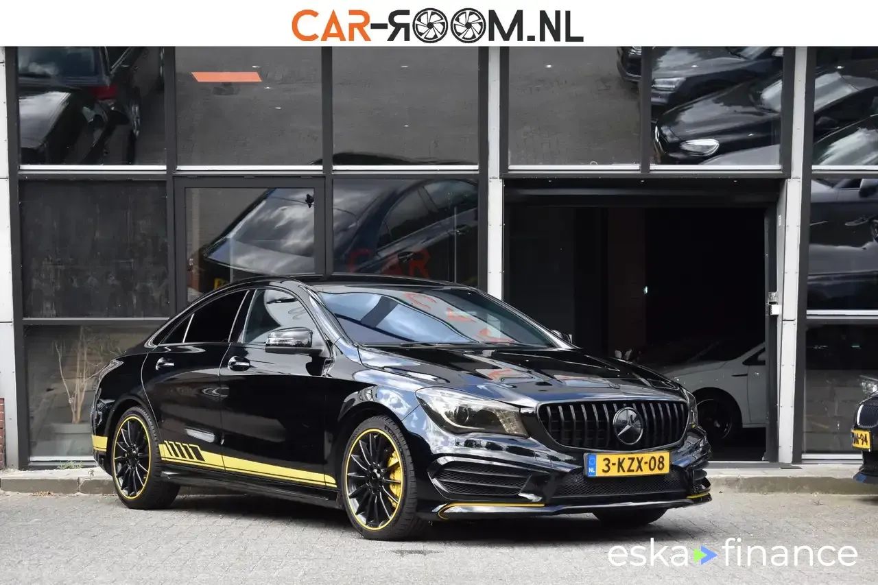 Lízing Sedan MERCEDES CLA 180 2013