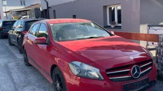 Lízing Sedan MERCEDES A 180 2014