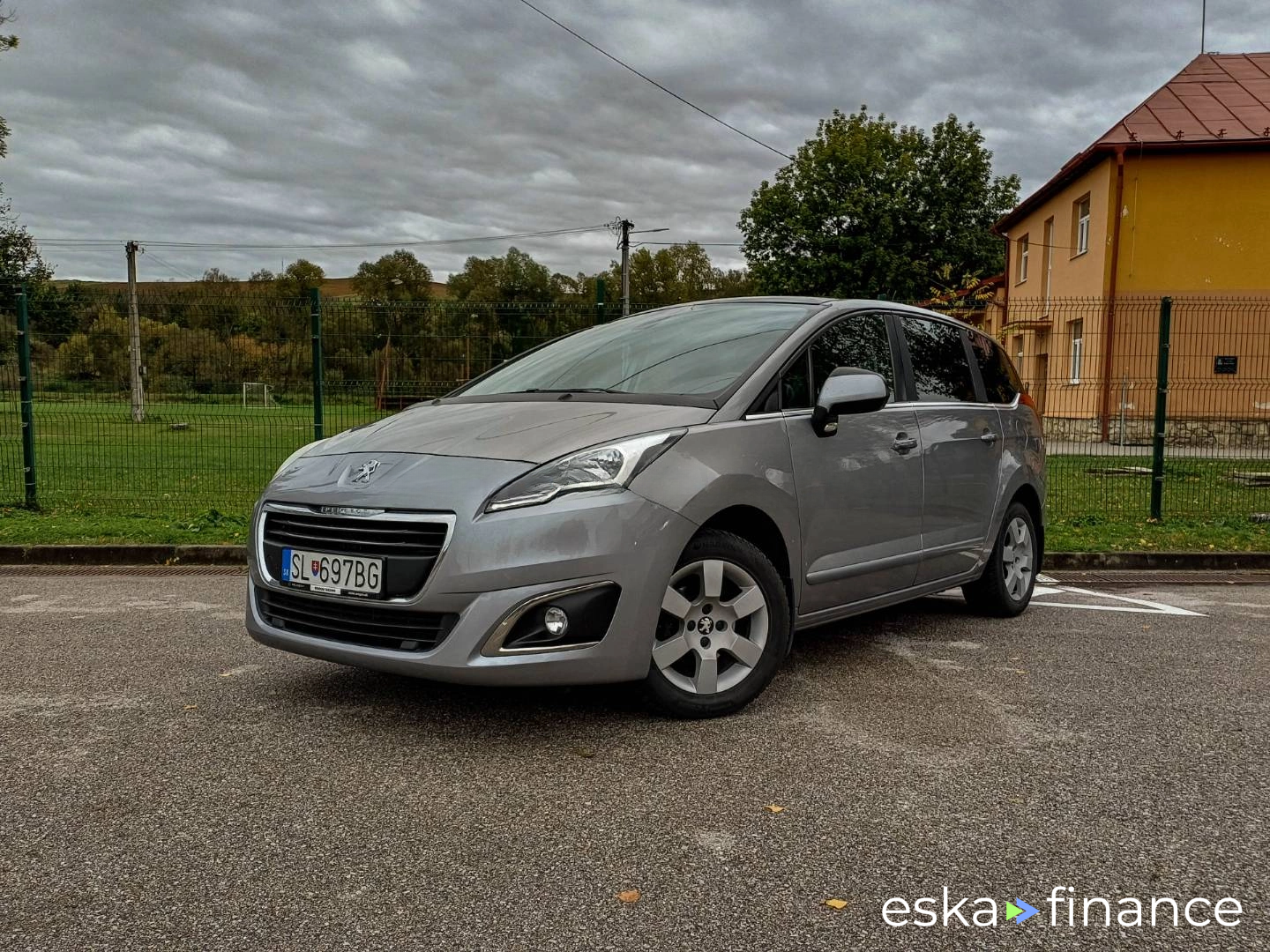 Finansowanie Transport pasażerów Peugeot 5008 2014