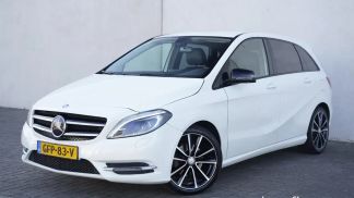 Lízing Hatchback MERCEDES B 180 2013