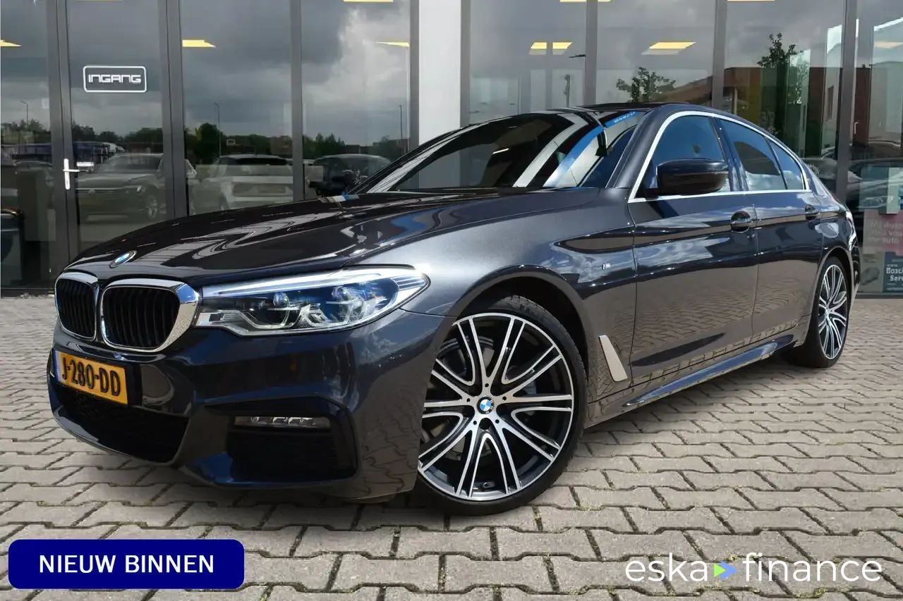 Lízing Sedan BMW 520 2020