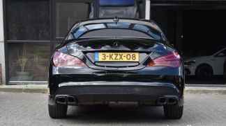 Lízing Sedan MERCEDES CLA 180 2013