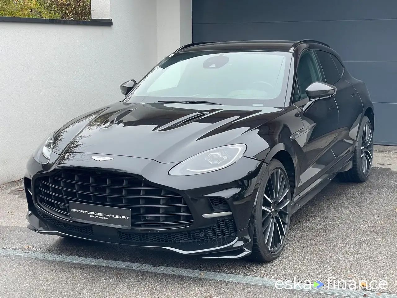 Leasing SUV Aston Martin DBX 2023