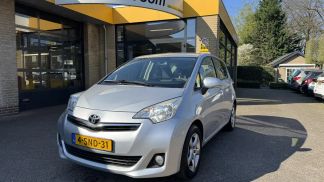 Lízing Hatchback Toyota Verso-S 2013