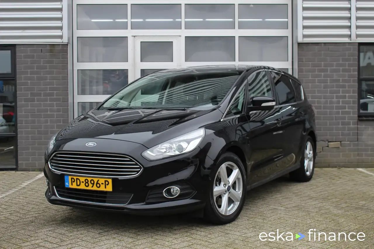 Lízing Hatchback Ford S-Max 2016