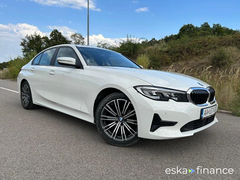 Lízing Sedan BMW RAD 3 2021