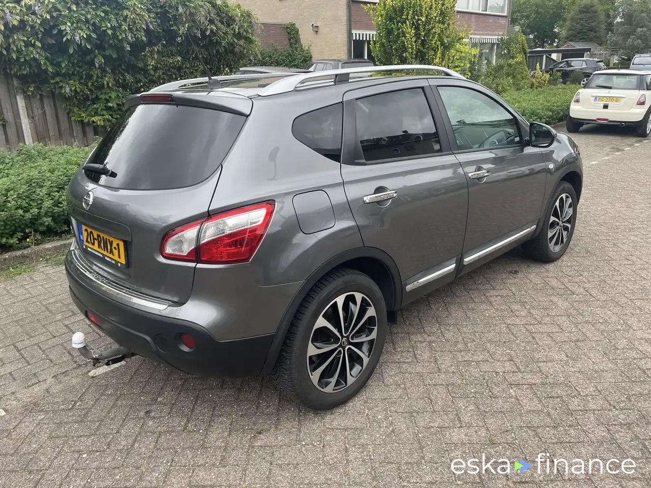 Lízing Hatchback Nissan Qashqai 2011