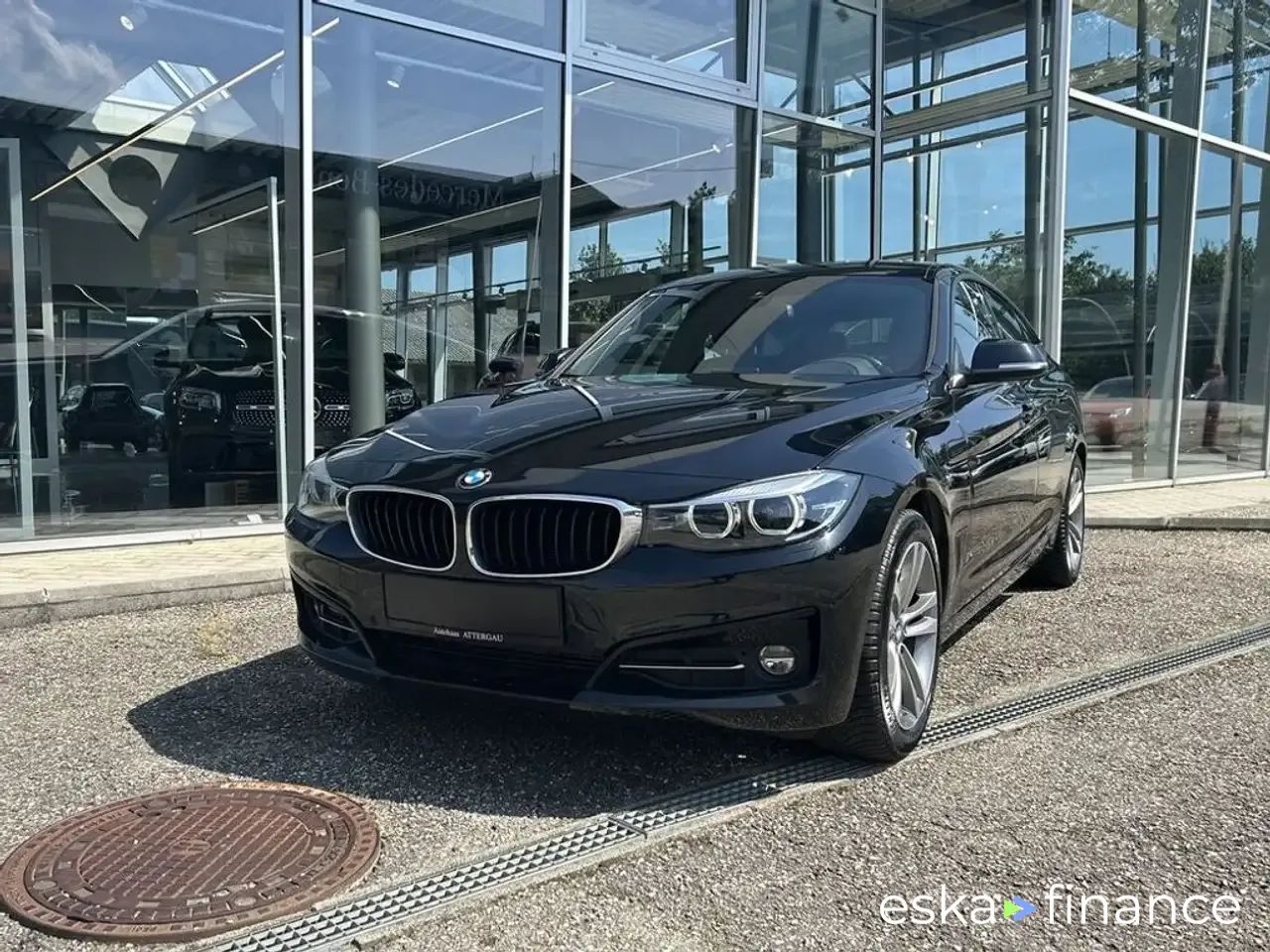 Lízing Sedan BMW 320 2019