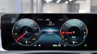Lízing Sedan MERCEDES A 250 2020