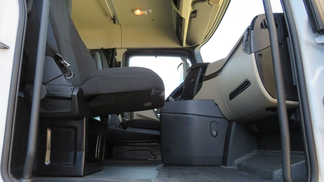 Leasing Tractor unit MERCEDES 1842 2019