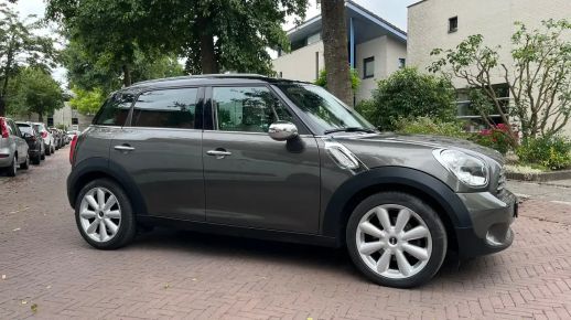 MINI Cooper 2011