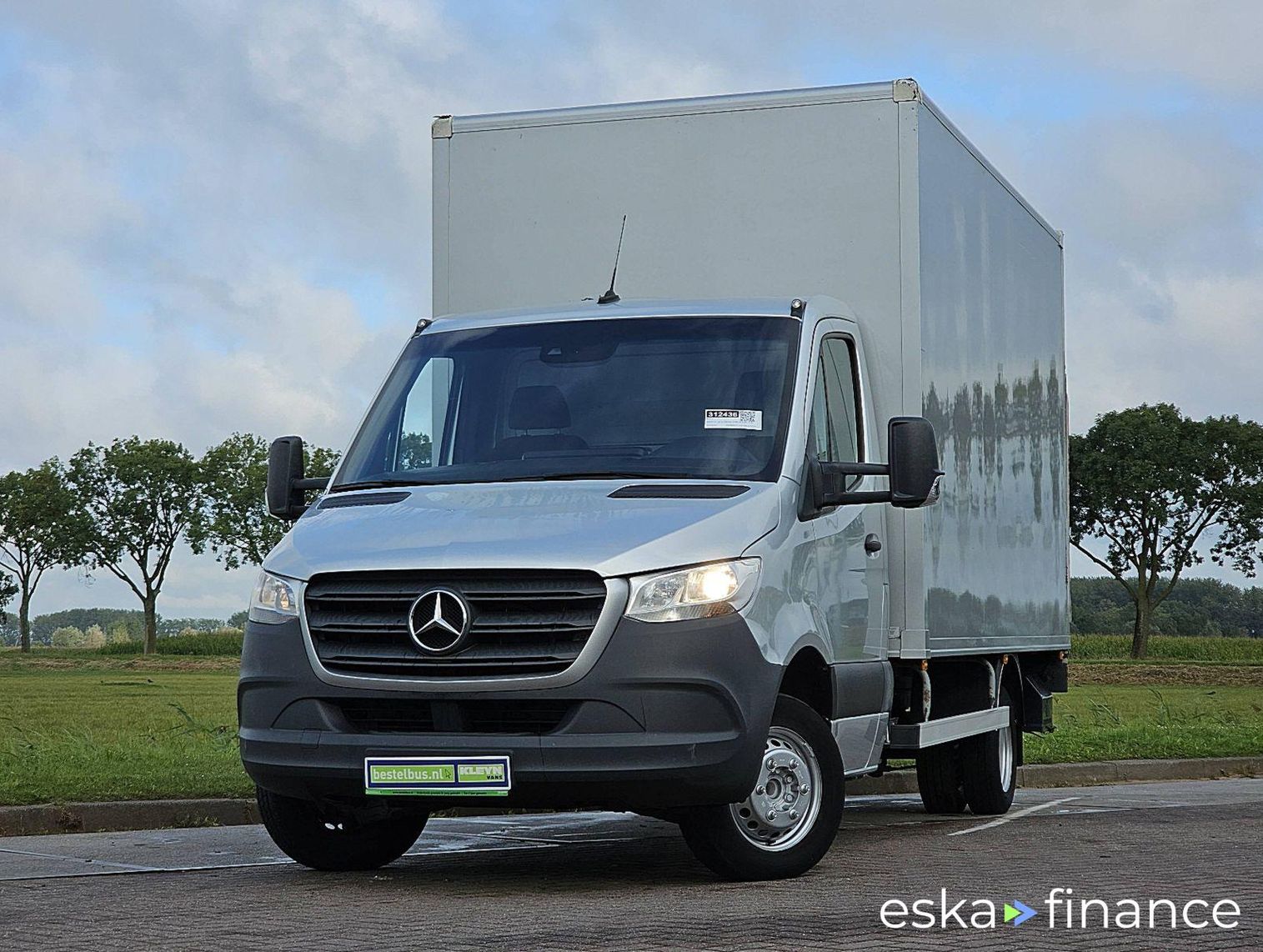 Lízing Uzavretý box Mercedes-Benz SPRINTER 516 2019