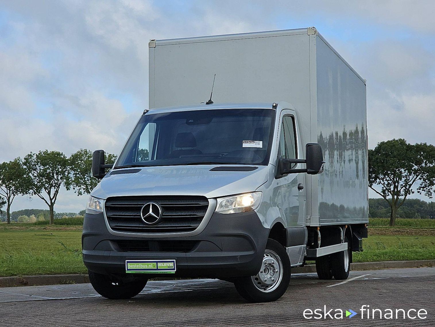 Leasing Closed Box Mercedes-Benz SPRINTER 516 2019