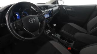 Leasing Hatchback Toyota Auris 2016