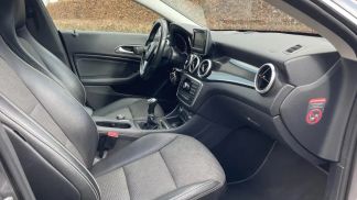 Lízing Sedan MERCEDES CLA 180 2015