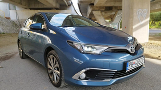 Lízing Hatchback Toyota Auris 2015