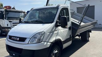 Zamknięte pudełko Iveco DAILY 2012