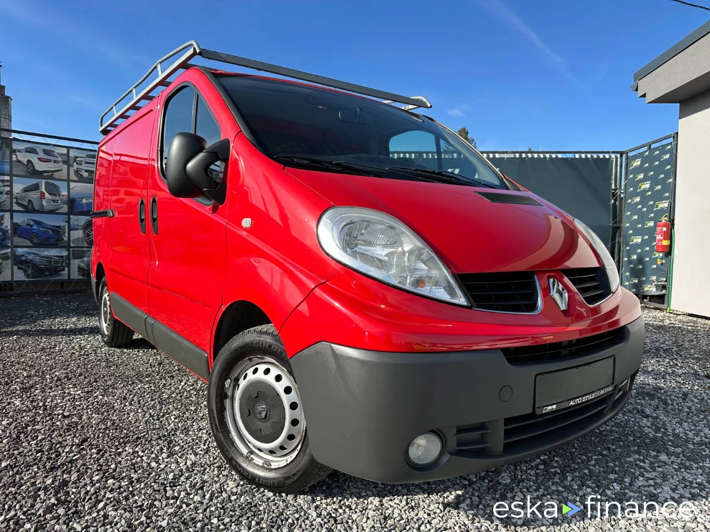 Finansowanie Zamknięte pudełko Renault Trafic 2014