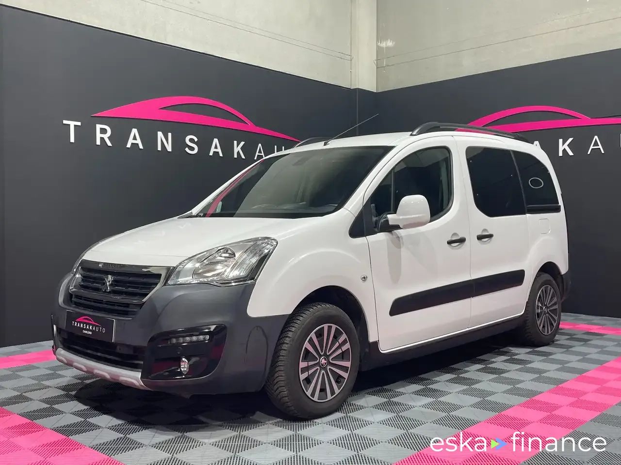 Lízing Hatchback Peugeot Partner 2016