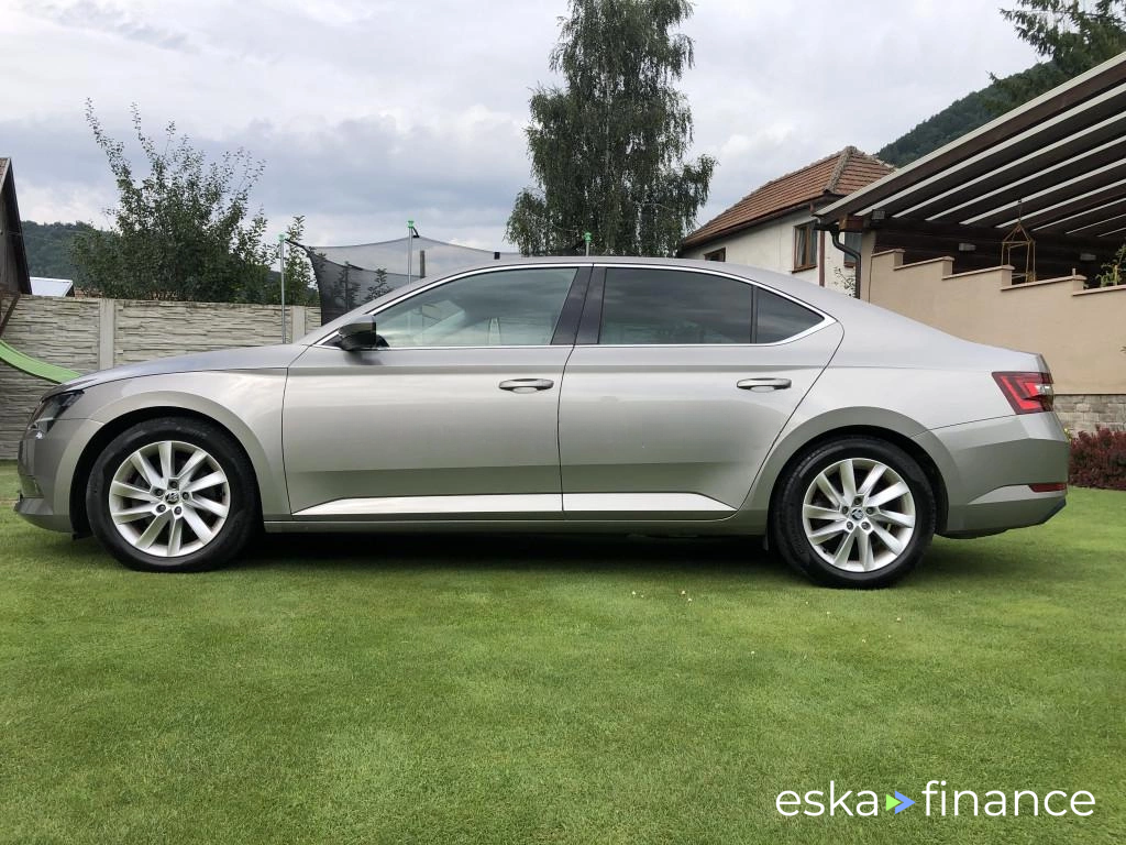 Lízing Sedan Skoda Superb 2018