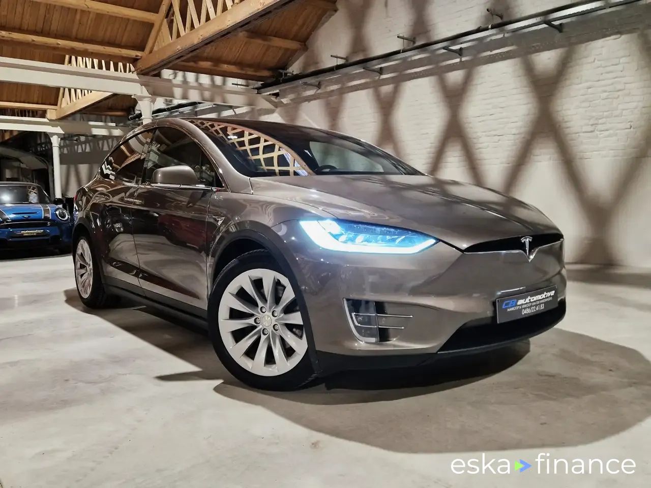 SUV Tesla Model X 2017