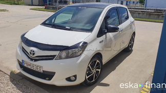 Finansowanie Hatchback Toyota Yaris 2011