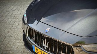 Lízing Sedan Maserati Ghibli 2014