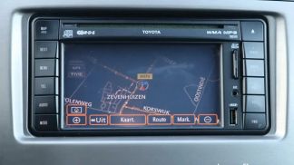 Lízing Sedan Toyota Avensis 2011