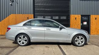 Lízing Sedan MERCEDES C 180 2011