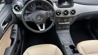 Lízing Hatchback MERCEDES B 180 2015