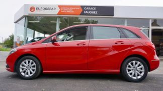 Financování Hatchback MERCEDES B 180 2014