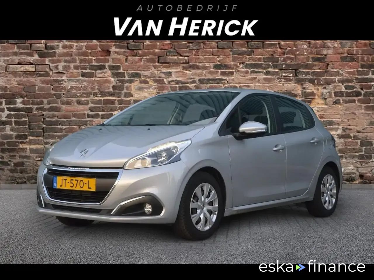 Lízing Hatchback Peugeot 208 2016