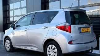 Lízing Hatchback Toyota Verso-S 2012