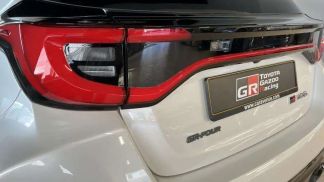Lízing Hatchback Toyota Yaris 2024