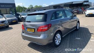 Lízing Hatchback MERCEDES B 180 2018