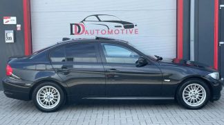 Lízing Sedan BMW 318 2010