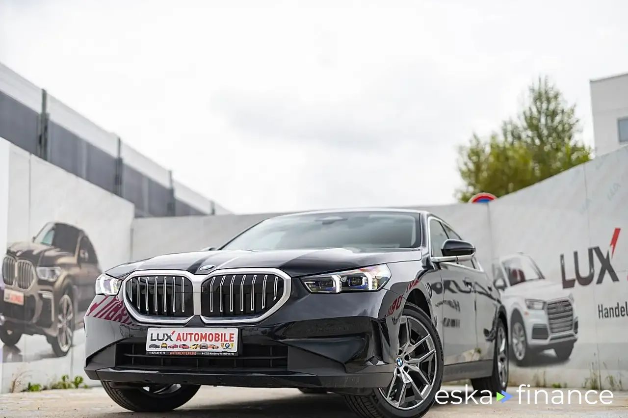 Lízing Sedan BMW 520 2023